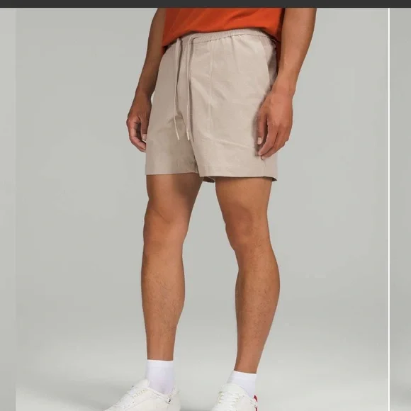 Lululemon Bowline Short 5” Stretch Ripstop - Picture 1 of 9